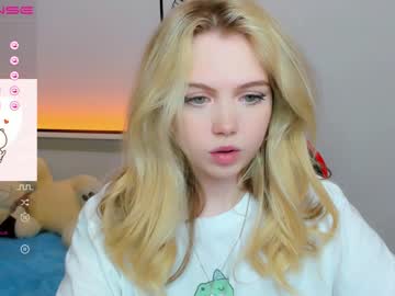 girl small_blondee image #3712108