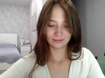 girl _hey_siri_ image #2492495