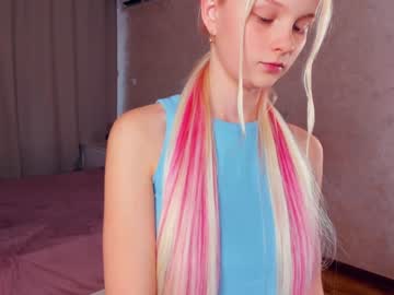 girl evelyncantu image #5434015
