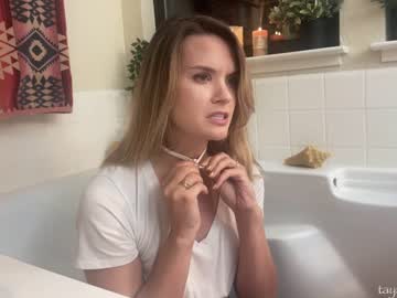 girl phoenix_taylor image #5676947
