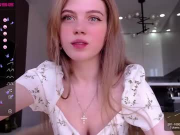girl small_blondee image #1864477