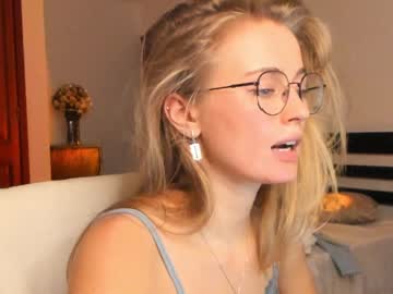 girl linellali image #3062138