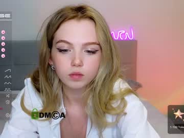 girl small_blondee image #4661041