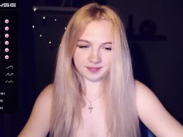 girl small_blondee image #398241