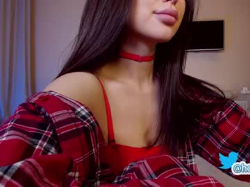 girl hollyextra image #3095987