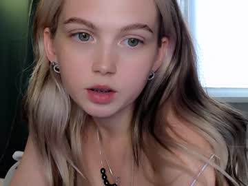 girl small_blondee image #5170149