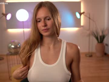 girl chillwithkira image #4455841