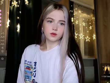 girl small_blondee image #5876999