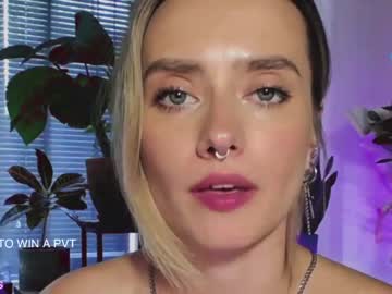 girl _yvie_ image #2484733