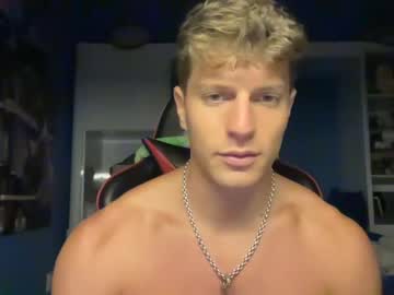 man aestheticking13 image #4979440