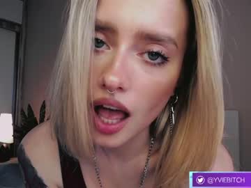 girl _yvie_ image #4066168