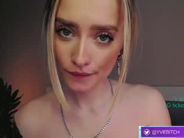 girl _yvie_ image #3946331