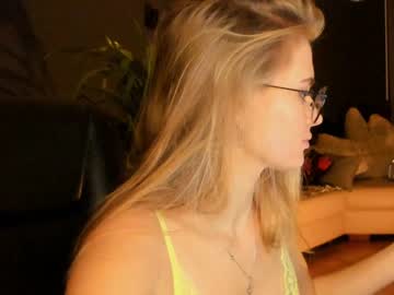 girl linellali image #2901420