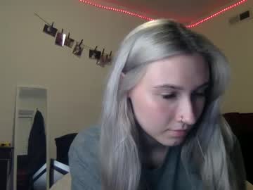 girl petiteblondie13 image #6937435