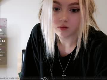 girl small_blondee image #6427969