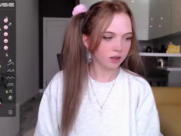 girl small_blondee image #2052384
