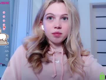 girl small_blondee image #3665980