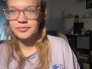 girl bubblyblonde2 image #5323039