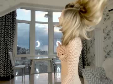 girl infinite_reality image #1054581
