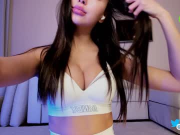 girl hollyextra image #4275920