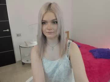 nikole_helly