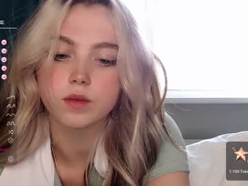 girl small_blondee image #5234351