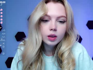 girl small_blondee image #3852784