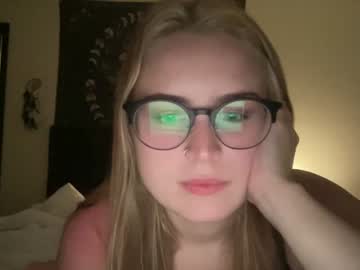 girl sarahmartin420 image #4680627
