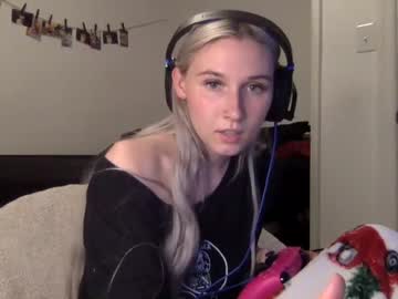 girl petiteblondie13 image #6936835
