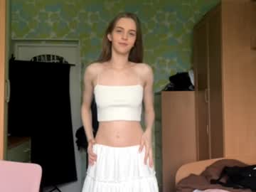 girl quennacolbourne image #7047060
