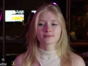 girl bestblondiiecb image #5768595