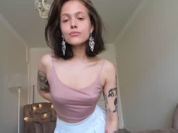 girl adriana_hill image #2182035