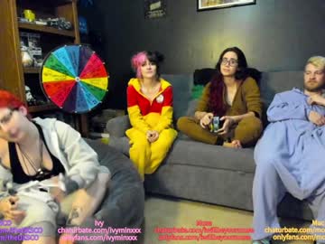 couple thecouchcast image #262331