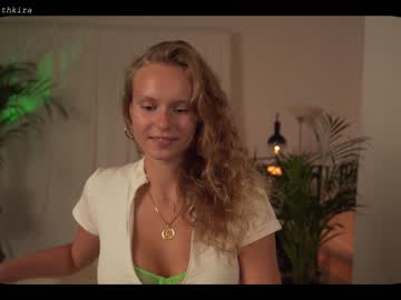 girl chillwithkira image #2415114