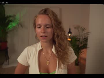girl chillwithkira image #2414945