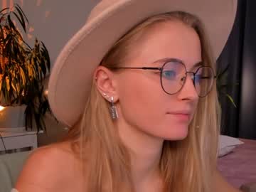 girl linellali image #2756857