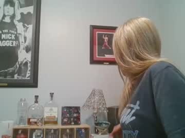 girl smokingpoptart420 image #5309584