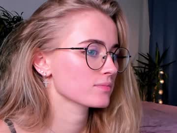 girl linellali image #2672130