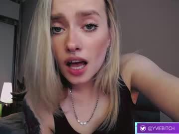 girl _yvie_ image #4065693
