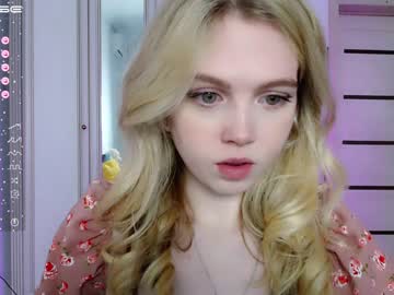 girl small_blondee image #3790055
