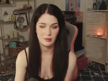 girl evelynclaire image #6042945