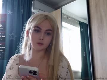 girl small_blondee image #6691218