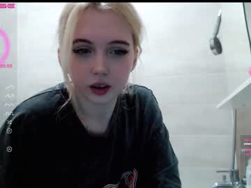girl small_blondee image #4139170