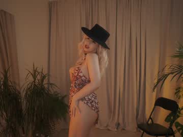 girl excitease image #4798999