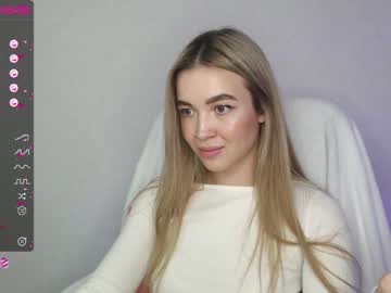 girl yourvirusqueen_ image #2259289