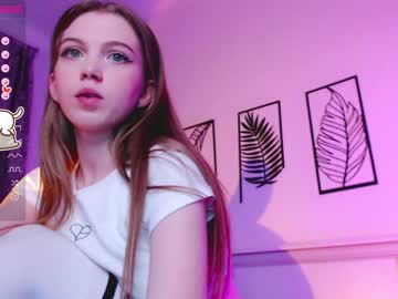 girl small_blondee image #3223000