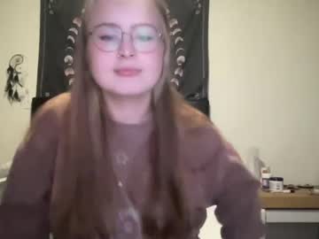 girl sarahmartin420 image #4691520