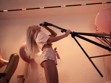girl peach_me image #1524903