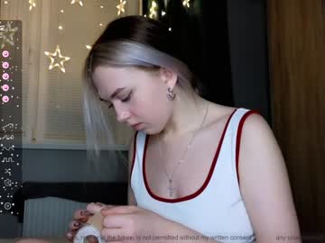 girl small_blondee image #6142830