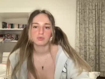 girl lilmills image #1036078